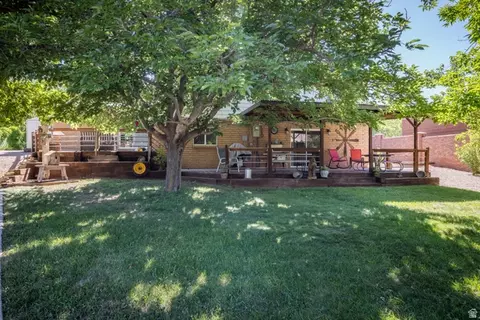 Exterior - 571 Mivida Dr, Moab, UT 84532 photo 14 of 19