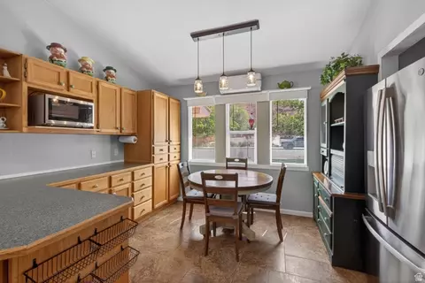 Kitchen - 571 Mivida Dr, Moab, UT 84532 photo 2 of 4