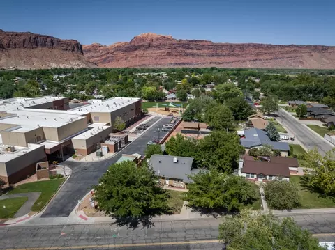 View/Area - 571 Mivida Dr, Moab, UT 84532 photo 5 of 7