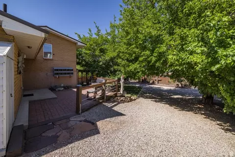 Exterior - 571 Mivida Dr, Moab, UT 84532 photo 7 of 19