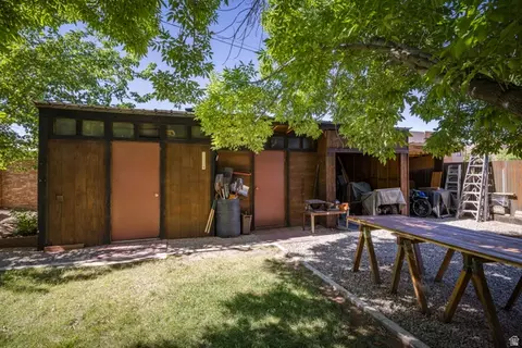 Exterior - 571 Mivida Dr, Moab, UT 84532 photo 12 of 19