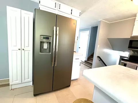 Kitchen - 373 E 10450 S, Sandy, UT 84070 photo 3 of 3