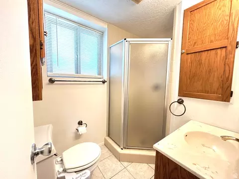 Bath - 373 E 10450 S, Sandy, UT 84070 photo 3 of 3
