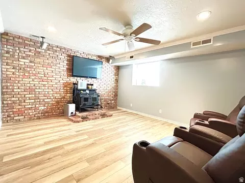 Living - 373 E 10450 S, Sandy, UT 84070 photo 1 of 2