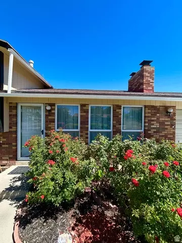 Exterior - 373 E 10450 S, Sandy, UT 84070 photo 11 of 14