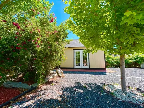 Exterior - 373 E 10450 S, Sandy, UT 84070 photo 6 of 14