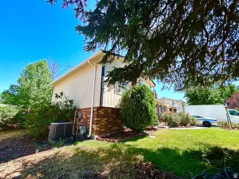Exterior - 373 E 10450 S, Sandy, UT 84070 photo 12 of 14