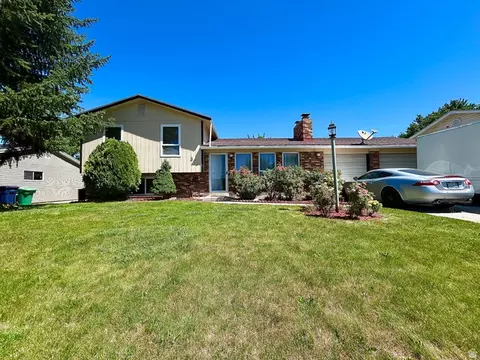 Exterior - 373 E 10450 S, Sandy, UT 84070 photo 13 of 14