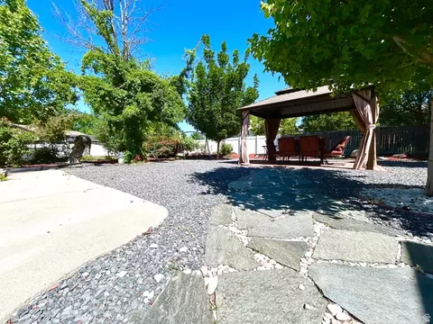 Exterior - 373 E 10450 S, Sandy, UT 84070 photo 3 of 14