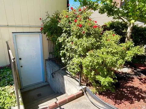 Exterior - 373 E 10450 S, Sandy, UT 84070 photo 2 of 14
