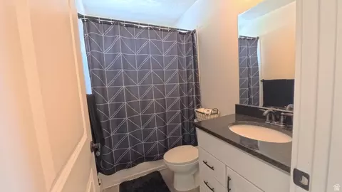 Bath - 120 E Aria Ct, Wendover, UT 84083 photo 2 of 3