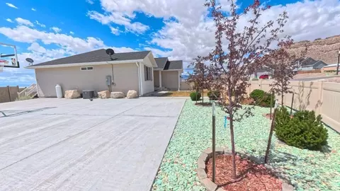 Exterior - 120 E Aria Ct, Wendover, UT 84083 photo 7 of 22