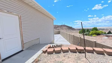 Exterior - 120 E Aria Ct, Wendover, UT 84083 photo 14 of 22