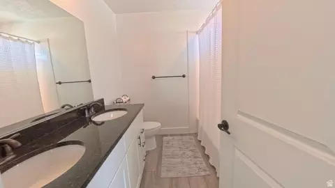 Bath - 120 E Aria Ct, Wendover, UT 84083 photo 1 of 3