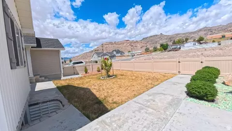 Exterior - 120 E Aria Ct, Wendover, UT 84083 photo 5 of 22