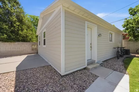 Exterior - 310 E 6240 S, Murray, UT 84107 photo 4 of 5
