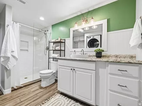Bath - 1107 E 300 S, Bountiful, UT 84010 photo 4 of 5