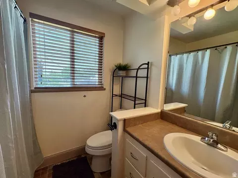 Bath - 941 N 170 E, Bountiful, UT 84010 photo 1 of 2