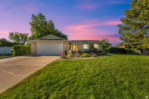 2304 W Bonanza Cir, South Jordan, UT 84095