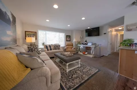 Living - 622 Brinker Ave, Ogden, UT 84404 photo 1 of 1
