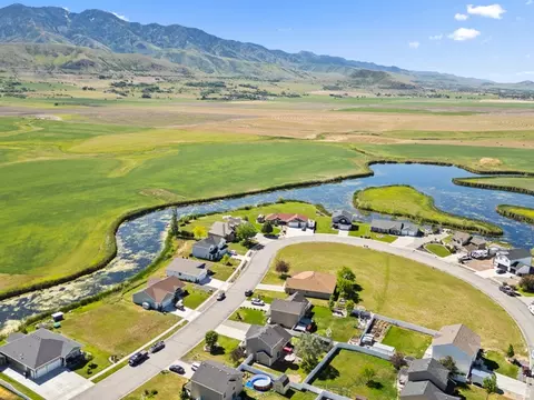View/Area - 620 S Lakeside Dr, Franklin, ID 83237 photo 5 of 6