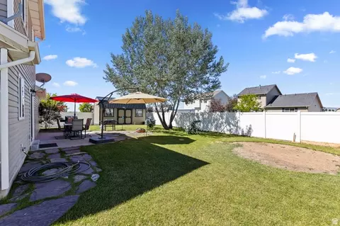 Exterior - 620 S Lakeside Dr, Franklin, ID 83237 photo 6 of 8