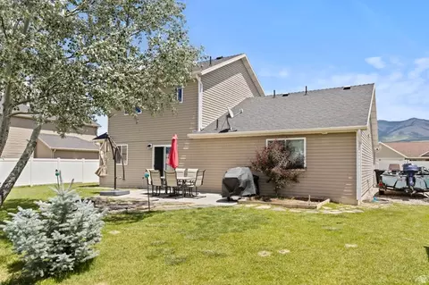 Exterior - 620 S Lakeside Dr, Franklin, ID 83237 photo 3 of 8