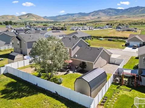 View/Area - 620 S Lakeside Dr, Franklin, ID 83237 photo 2 of 6