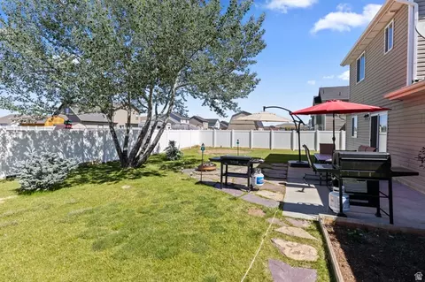 Exterior - 620 S Lakeside Dr, Franklin, ID 83237 photo 5 of 8