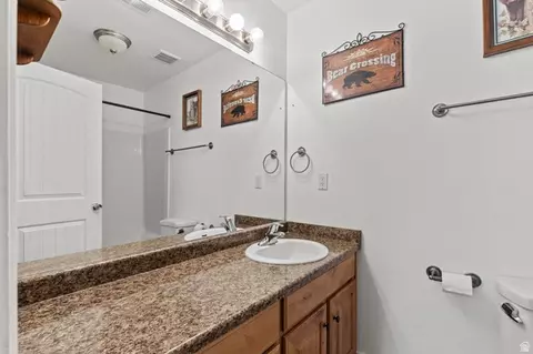 Bath - 620 S Lakeside Dr, Franklin, ID 83237 photo 2 of 3