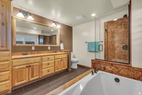 Bath - 281 E Regent Park Ct S, Midvale, UT 84047 photo 3 of 3