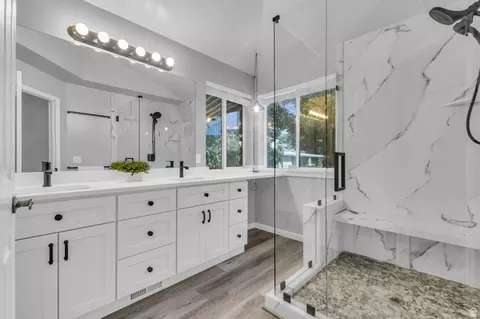 Bath - 281 E Regent Park Ct S, Midvale, UT 84047 photo 2 of 3