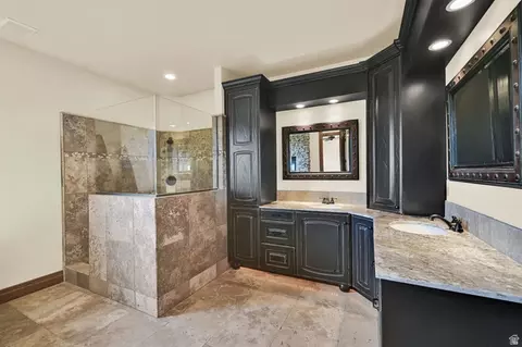 Bath - 3573 N Elkview Dr, Eden, UT 84310 photo 2 of 6