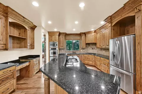 Kitchen - 3573 N Elkview Dr, Eden, UT 84310 photo 2 of 5