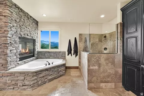 Bath - 3573 N Elkview Dr, Eden, UT 84310 photo 3 of 6