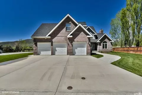 913 N Swiss Farm Ct W, Midway, UT 84049