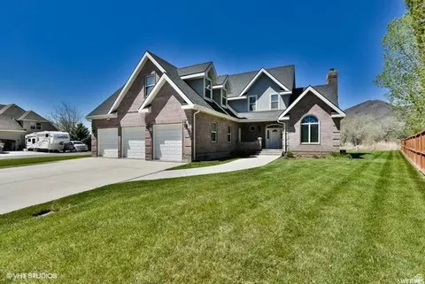 913 N Swiss Farm Ct W, Midway, UT 84049