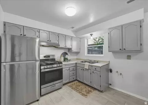 Kitchen - 214 S 175 E, Orem, UT 84058 photo 2 of 2