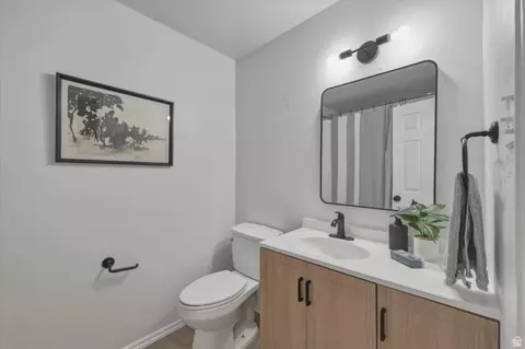 Bath - 214 S 175 E, Orem, UT 84058 photo 2 of 3
