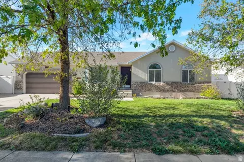 5244 W Shaggy Peak Dr, Riverton, UT 84096
