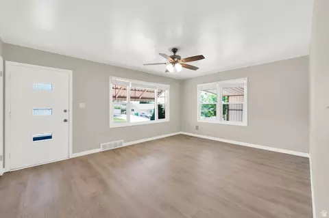 Living - 565 E 400 S, Clearfield, UT 84015 photo 1 of 3