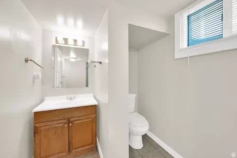 Bath - 565 E 400 S, Clearfield, UT 84015 photo 2 of 3