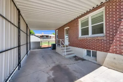 Exterior - 565 E 400 S, Clearfield, UT 84015 photo 3 of 3