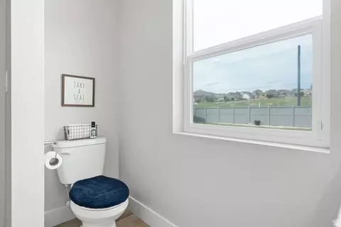 Bath - 4143 E Berkshire Ln N, Eagle Mountain, UT 84005 photo 3 of 5