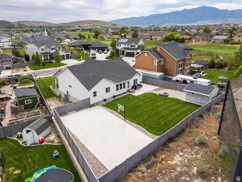 View/Area - 4143 E Berkshire Ln N, Eagle Mountain, UT 84005 photo 2 of 8