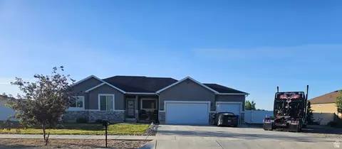 827 E Sunset View Rd, Grantsville, UT 84029