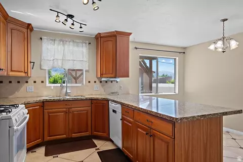 Kitchen - 150 N Caveman Blvd, American Fork, UT 84003 photo 3 of 3