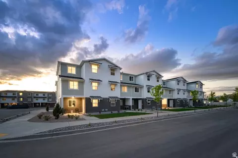 590 W Empress St #35, Santaquin, UT 84655
