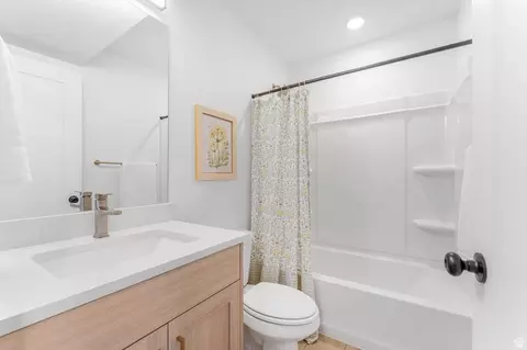 Bath - 864 E Brookshade Ln S #105, Murray, UT 84107 photo 2 of 2