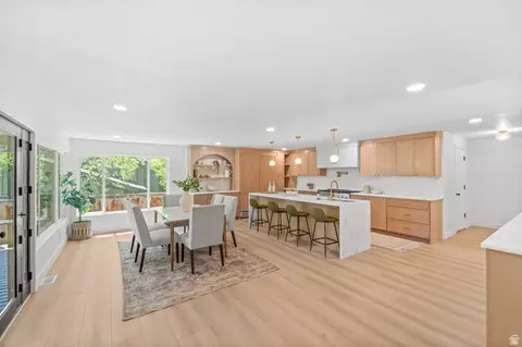 2096 E Linden Cir S, Holladay, UT 84121